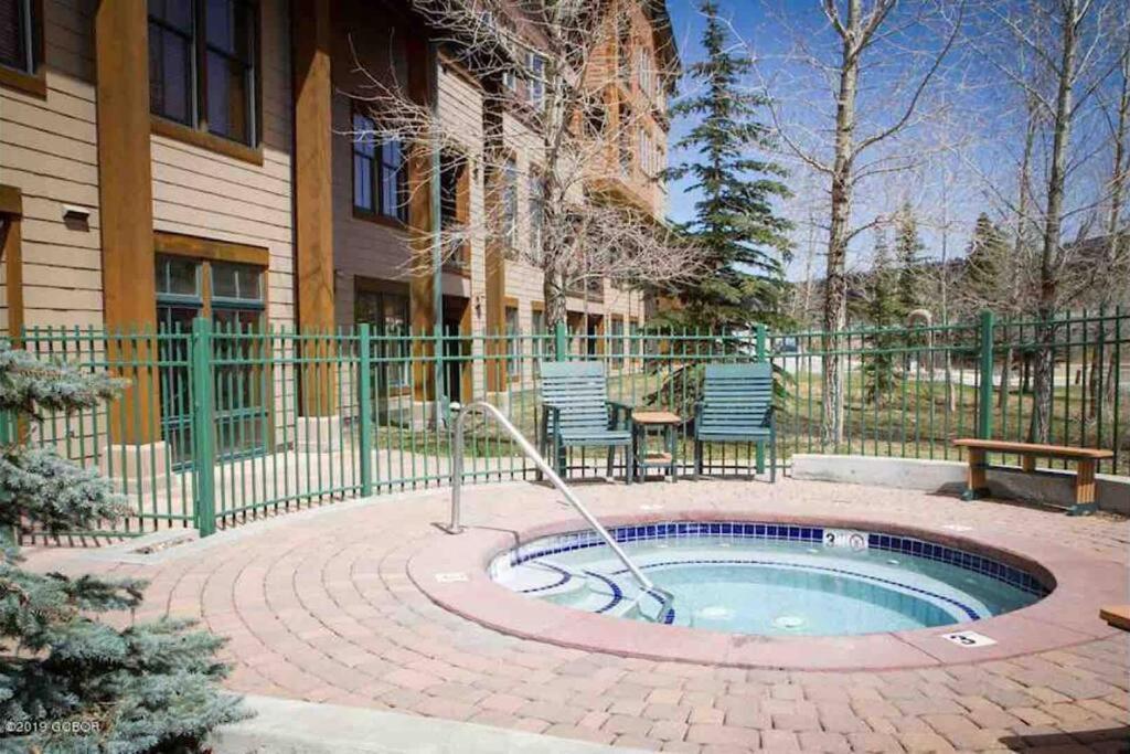 Ski-In/Ski-Out Zephyr 1 Bedroom Condo วินเทอร์พาร์ค ภายนอก รูปภาพ